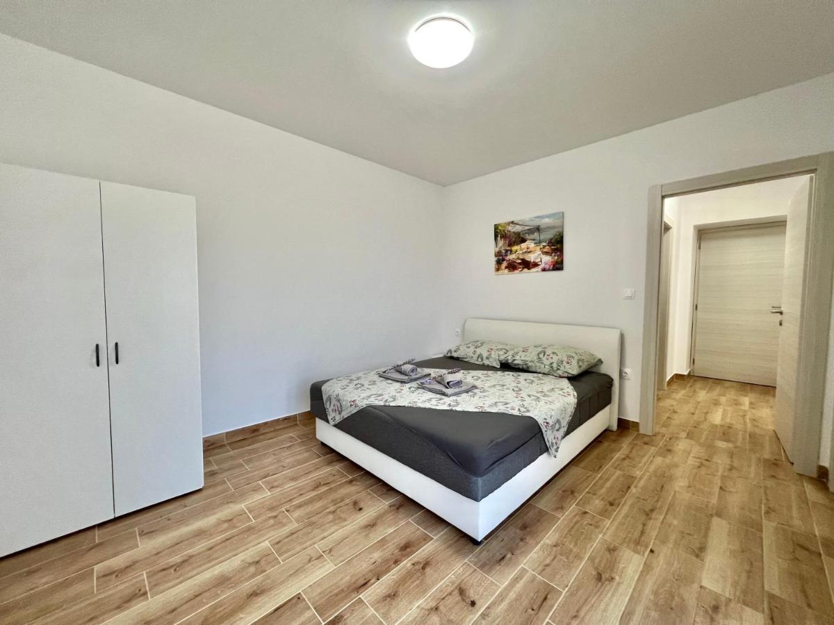 Fantasia Del Mare Apartment And Rooms Dramalj Eksteriør bilde